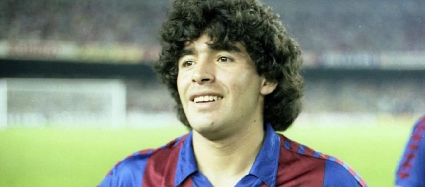 Μπαρτσελόνα: Tίμησε τη μνήμη του N.Μαραντόνα με μία φανέλα του στα επίσημα του «Καμπ Νου» (φωτό)